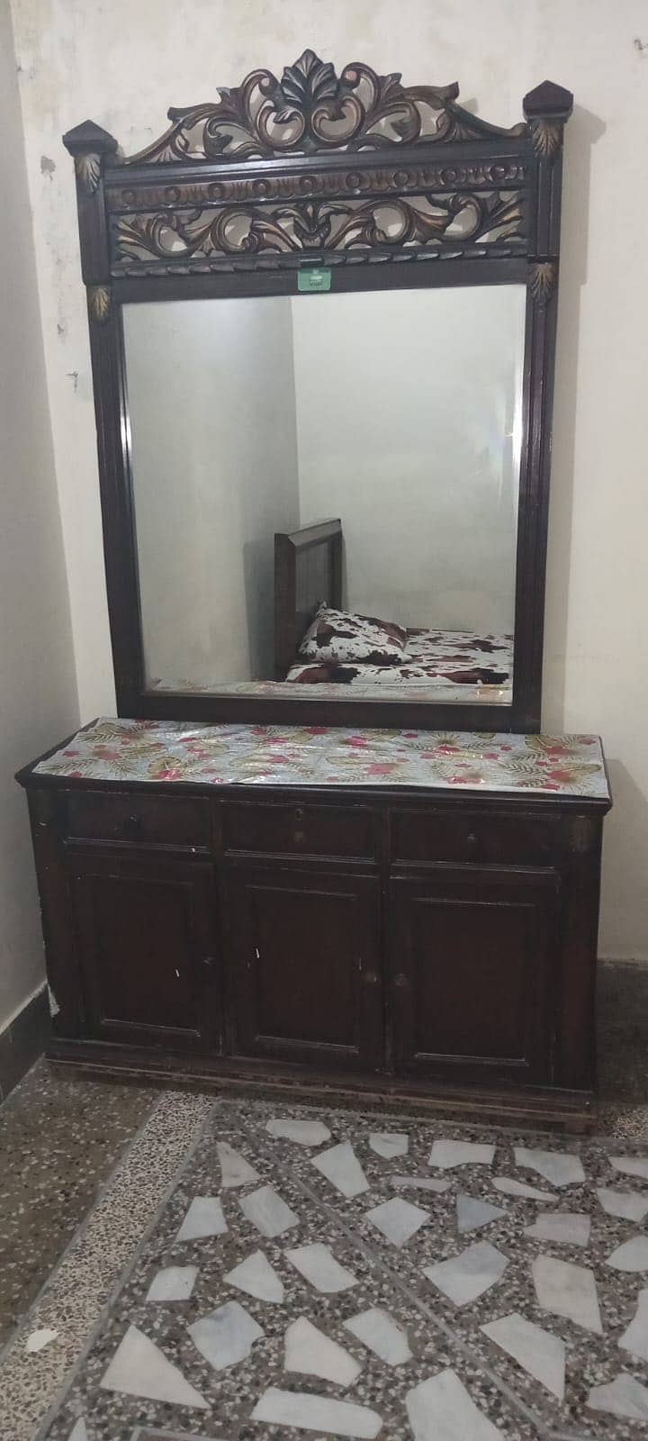Bed dressing and side tables 2