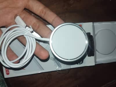 15W Magnetic Wireless Charger (MagSafe Compatible) – USB-C