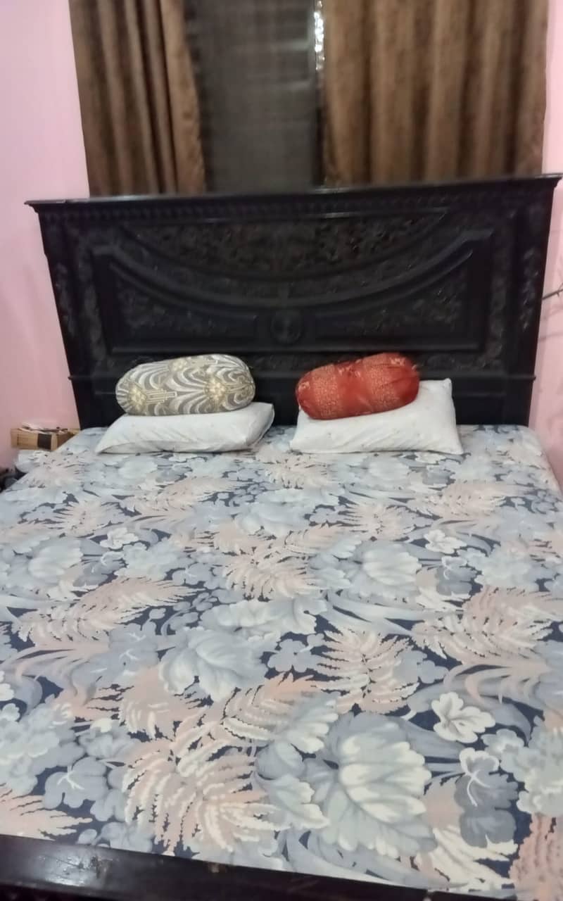 Bed and dressing table 1
