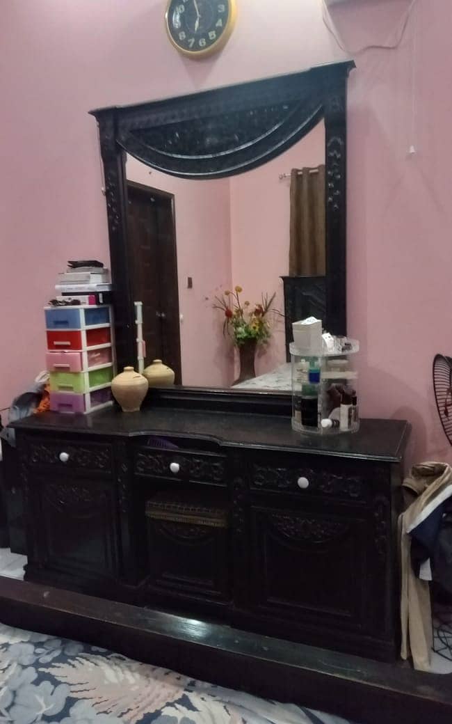 Bed and dressing table 3
