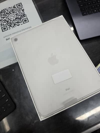 Apple iPad 10th Gen 64GB SIM | 0 Cycle | 100% Battery Health | Box