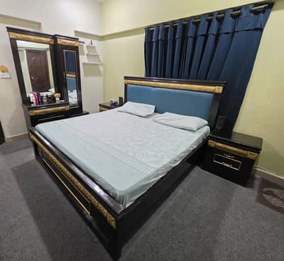 King Bed Set with Mattress/Side Tables/Wardrobe Divider/Dressing