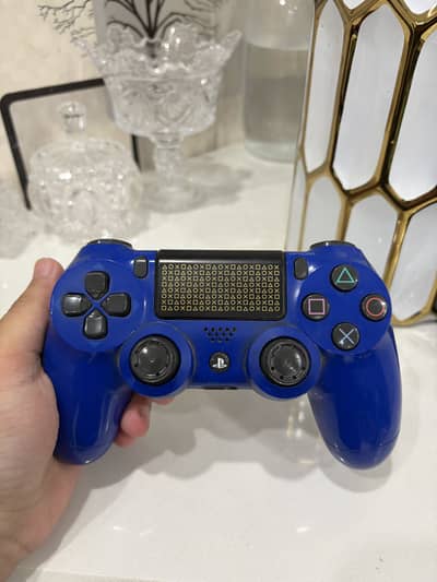 PS4 CONTROLLER 9/10 CONDITION