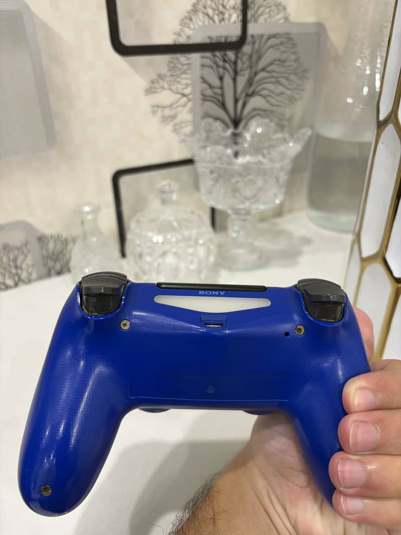 PS4 CONTROLLER 9/10 CONDITION 1