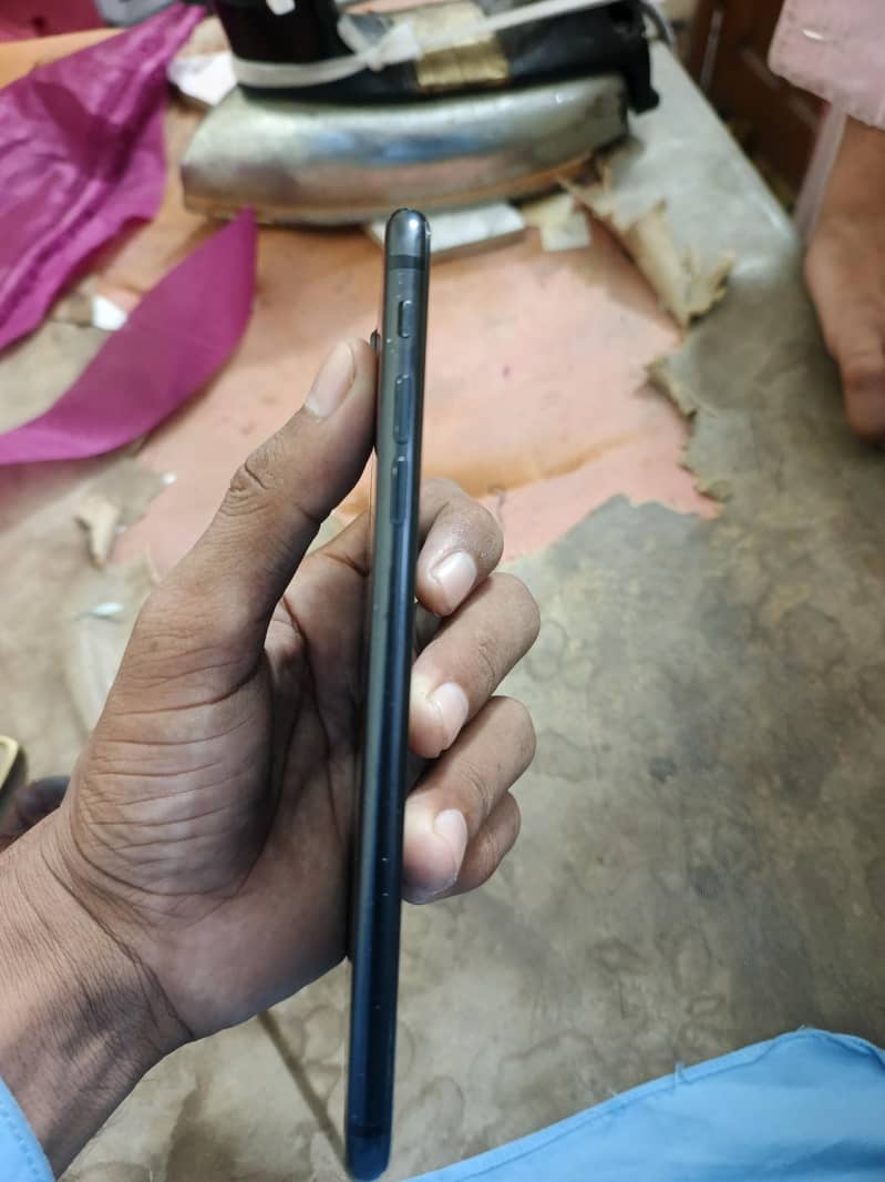 Apple iPhone 7 Plus 1