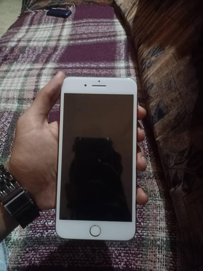 Apple iPhone 7 Plus 1