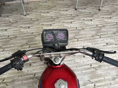 United 125