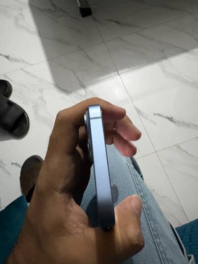 Apple iPhone 14