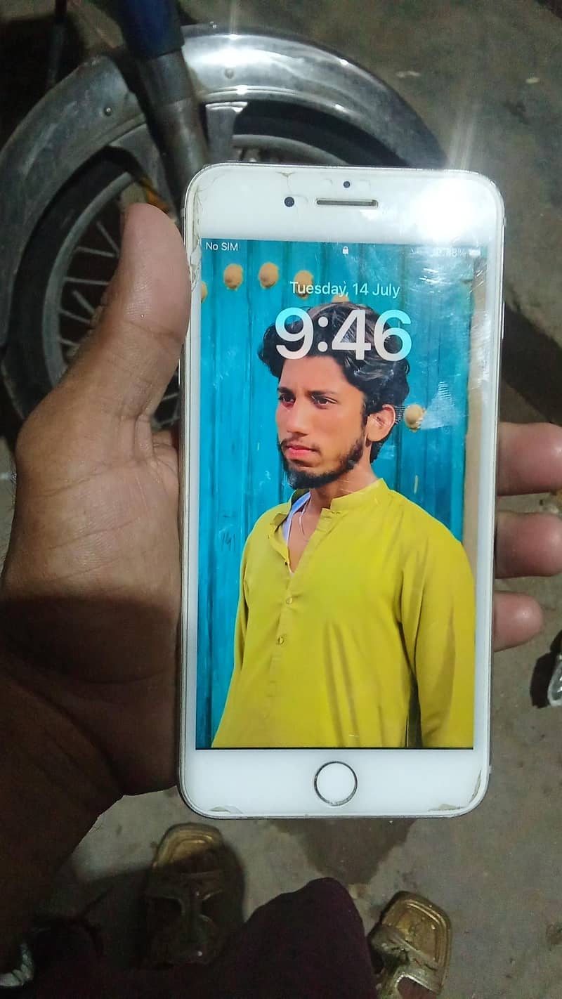 Apple iPhone 8 Plus 1