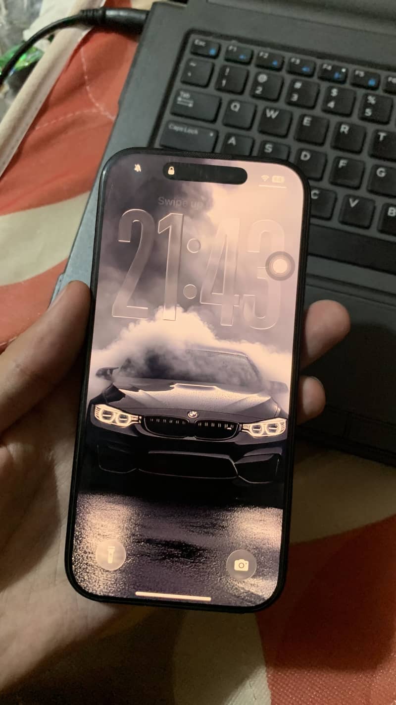 iPhone 16 pro 1