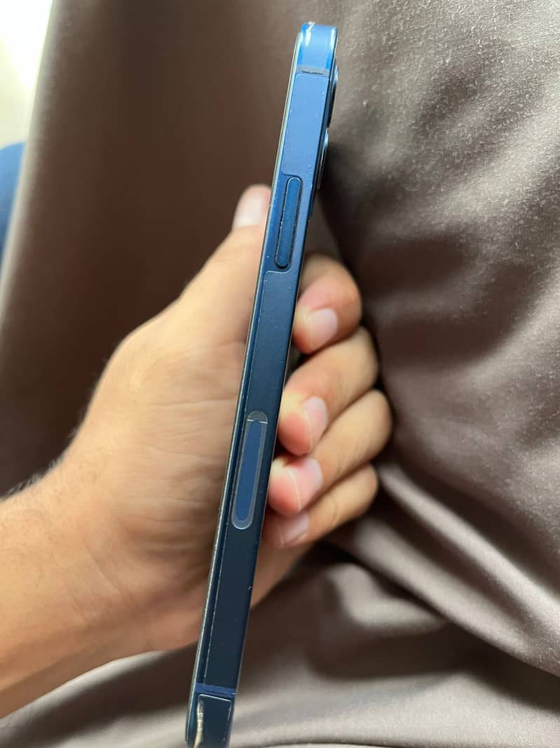 Apple iPhone 12 2