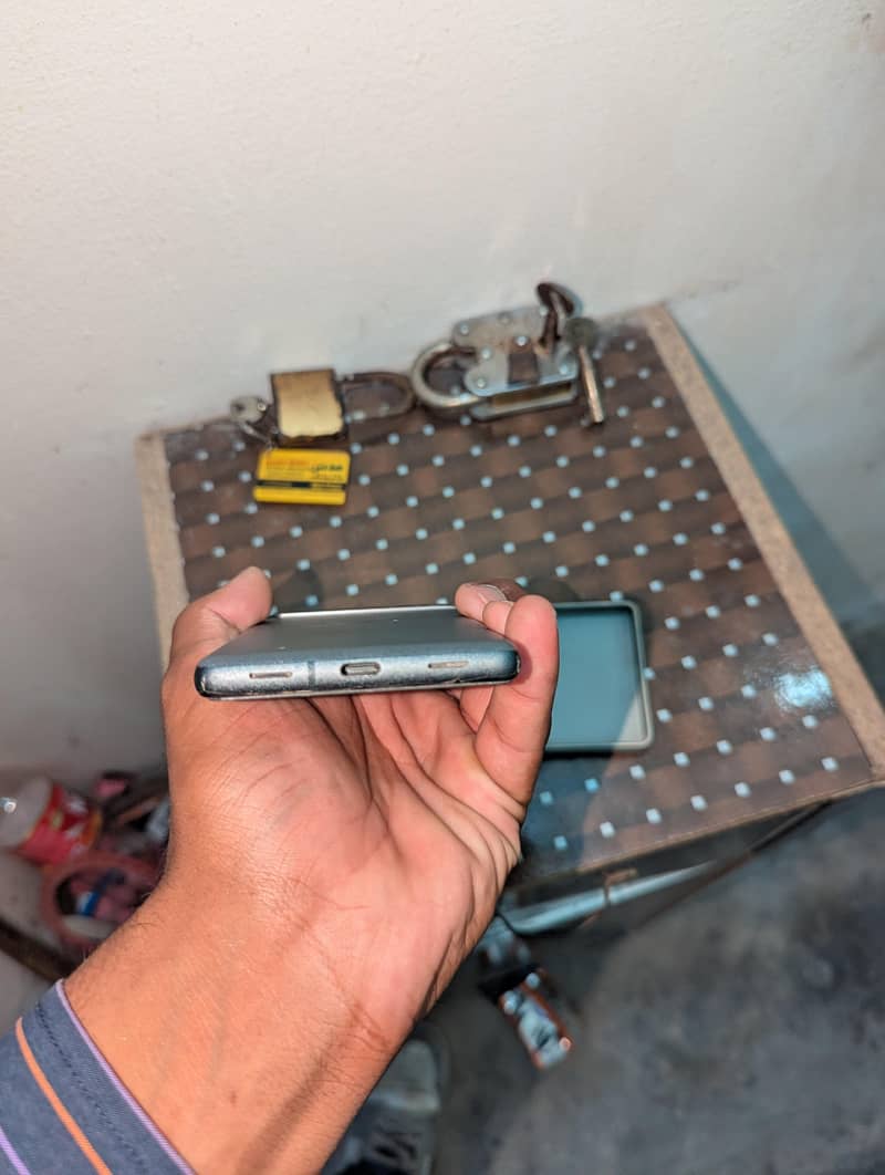 Google Pixel 7a 3