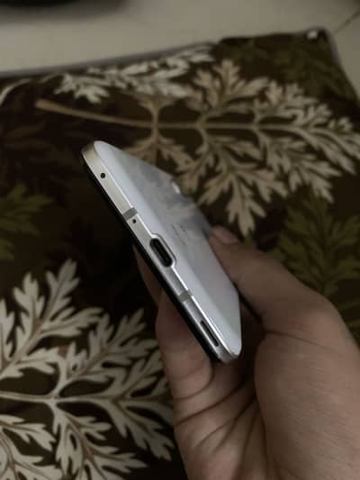Sharp Aquos R5G 12/256 2 month sim time non active 6000 pta tex