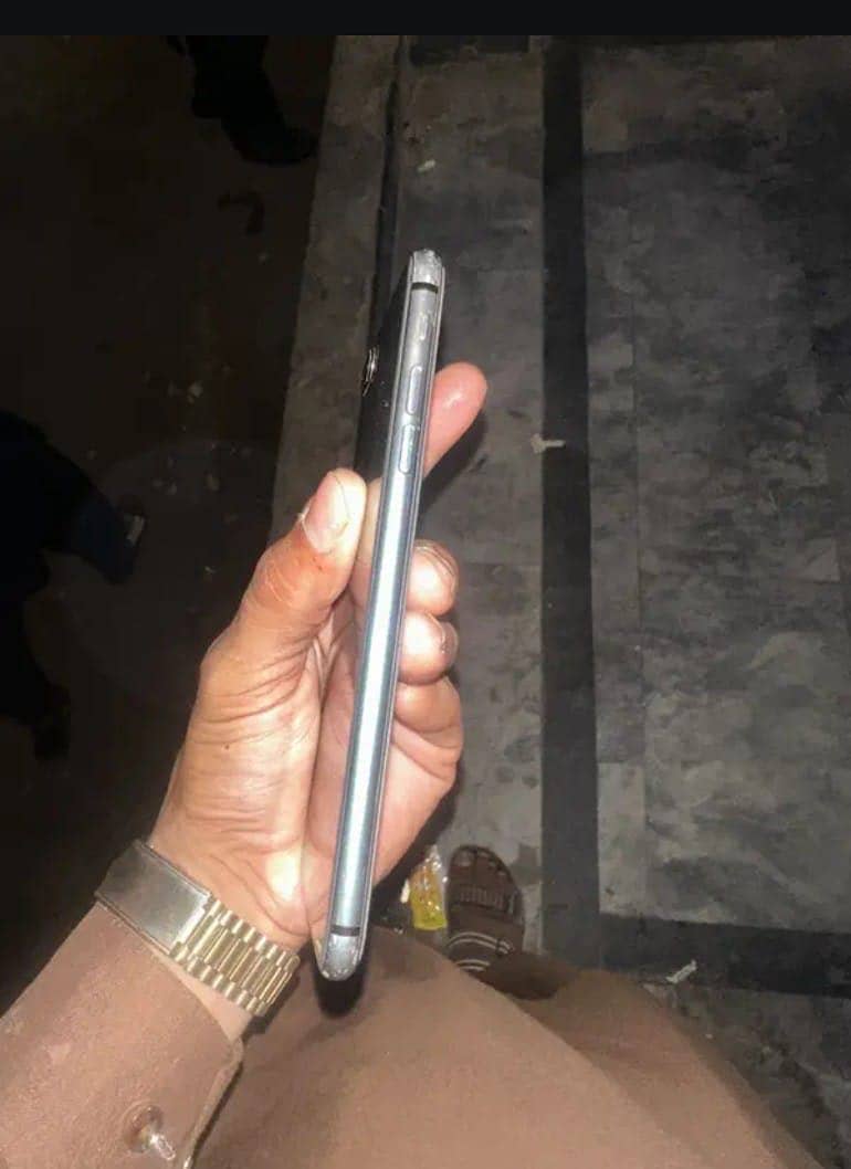 Apple iPhone 8 Plus 2