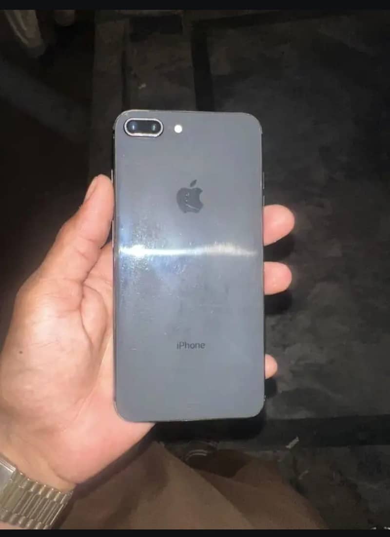 Apple iPhone 8 Plus 5