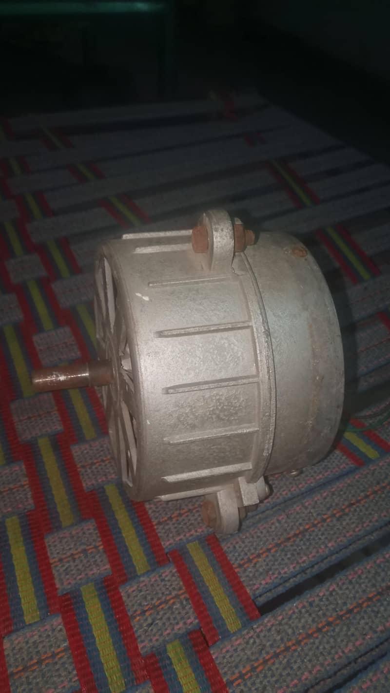 COOLER MOTOR. . 1