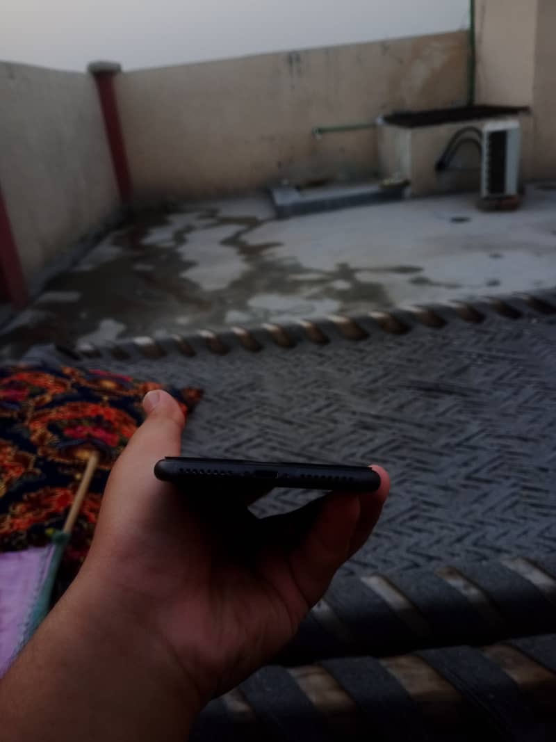 Apple iPhone 8 Plus 1