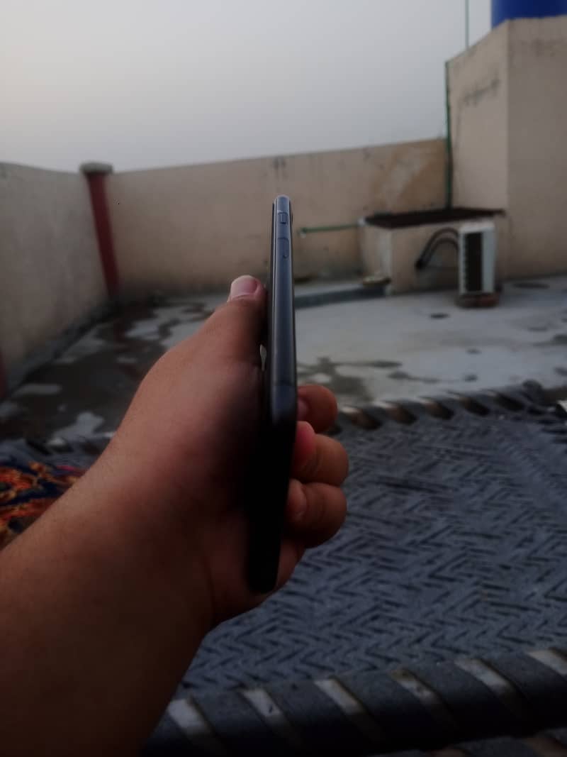 Apple iPhone 8 Plus 6