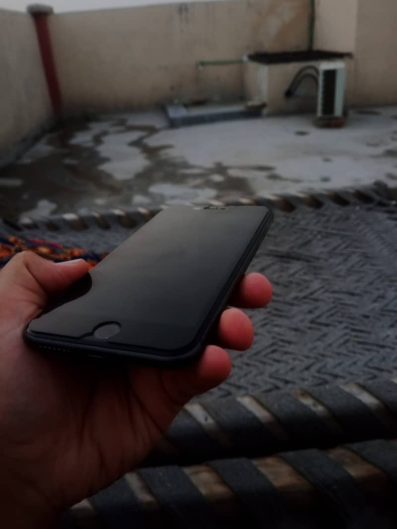 Apple iPhone 8 Plus 7
