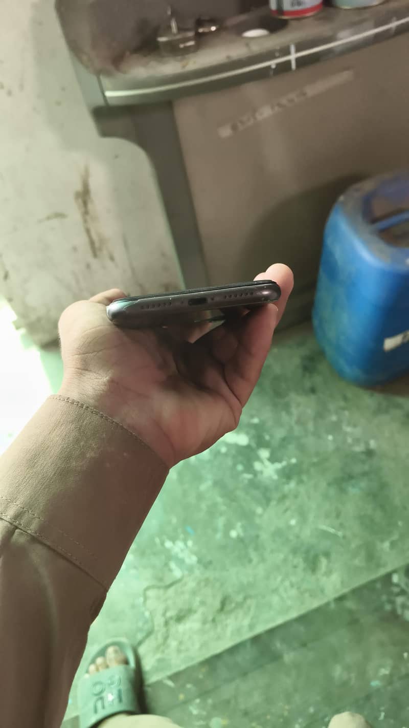 Apple iPhone 11 5