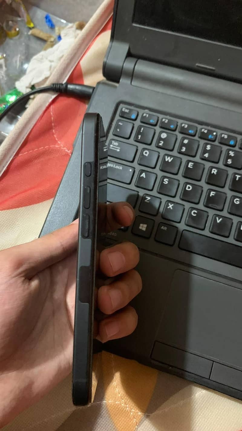 Apple iPhone 16 Pro 4