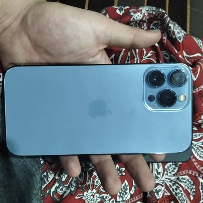 Apple iPhone 13 Pro Max 3