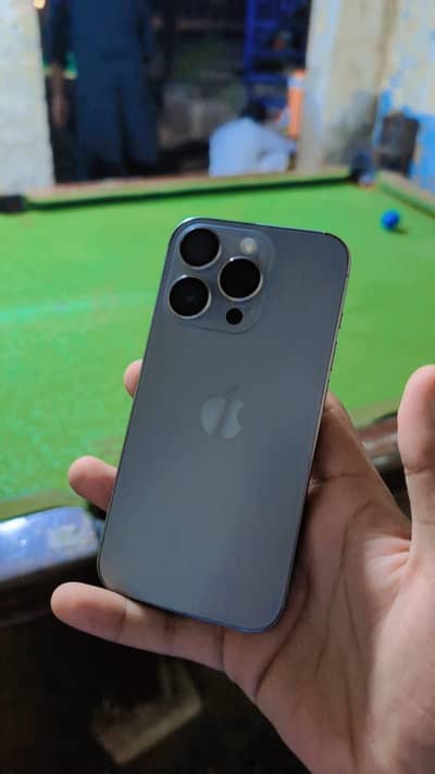iPhone 15 Pro jv.