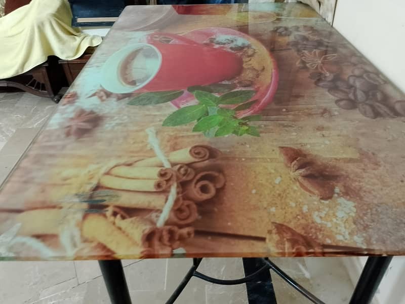 Dinning table 0