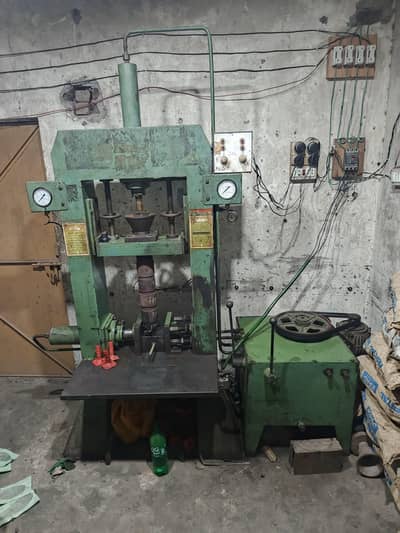 Haydrolic press Machine 14 planjer for sale chalo press ha