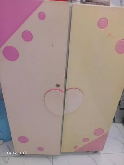 kids wardrobe