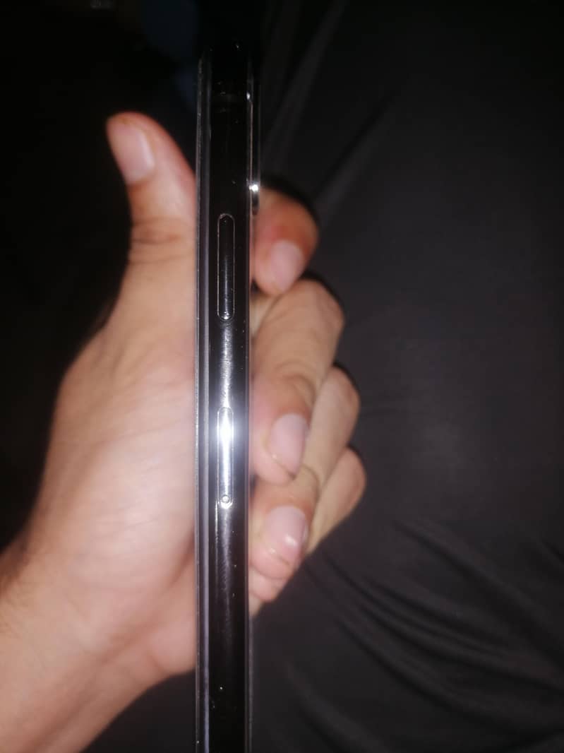 Apple iPhone X 4