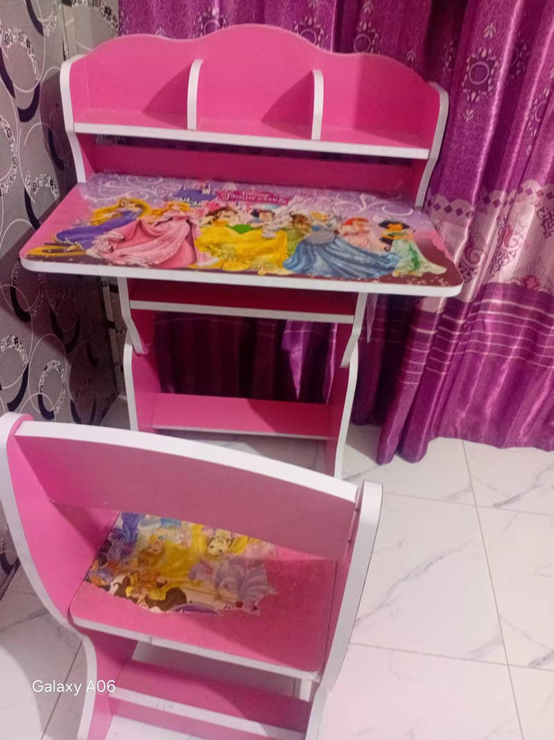 study table for kids 0