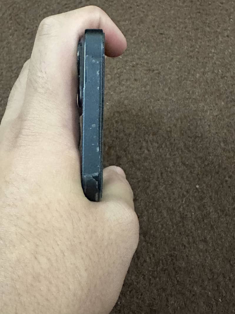 Apple iPhone 13 1