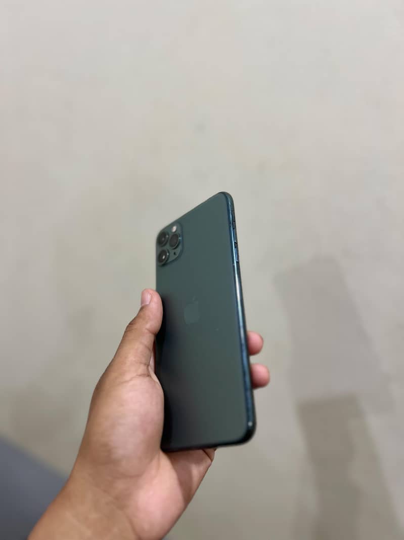 Apple iPhone 11 Pro Max 2