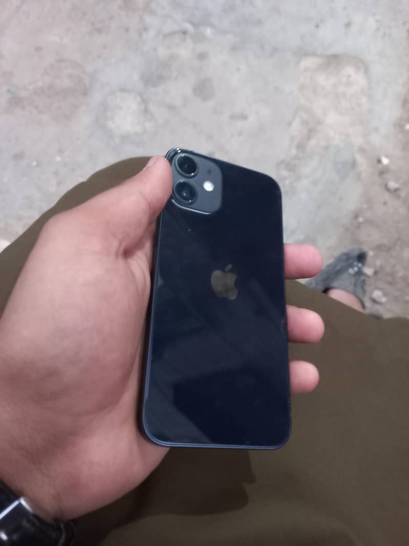 Apple iPhone 12 mini 3