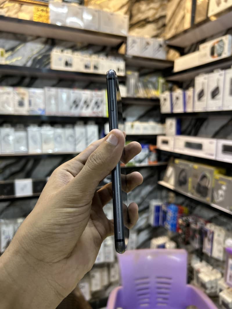 Apple iPhone 8 Plus 5