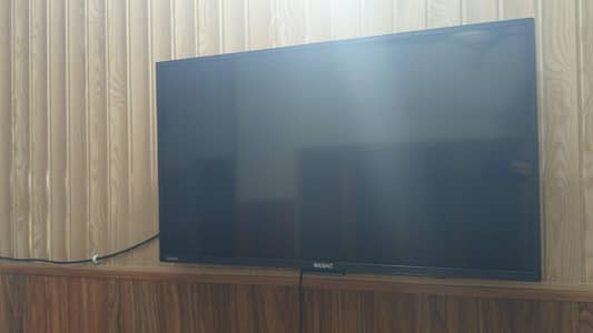 LED Orient 32"