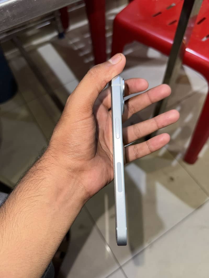 Apple iPhone 15 2