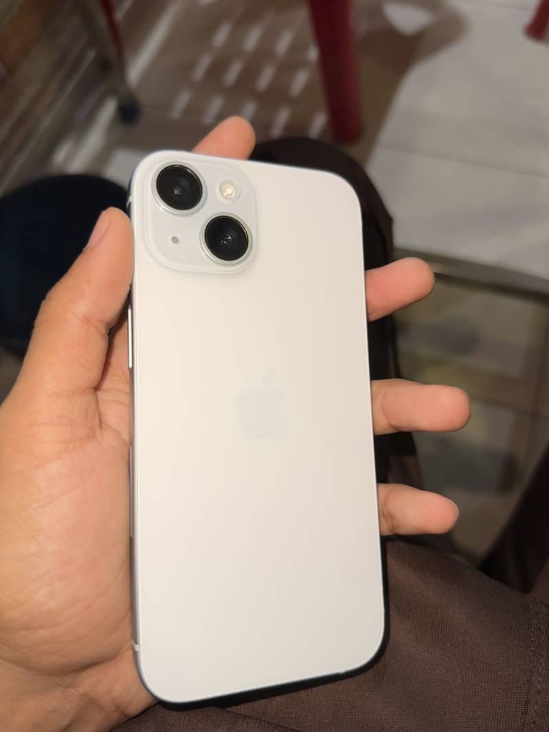 Apple iPhone 15 4