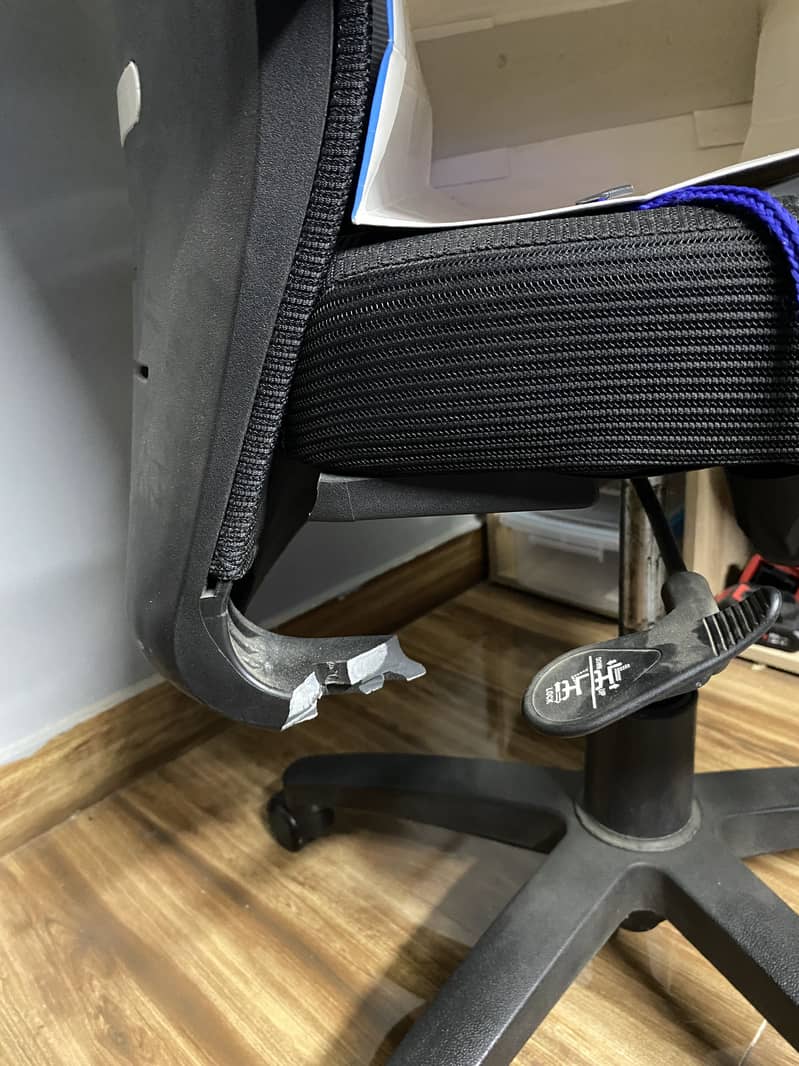 Mesh computer chair (back side broken) 1