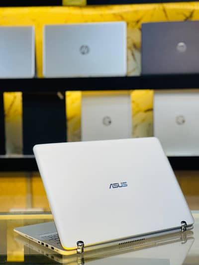 ASUS Q504UAK Core i5 7th Gen | 8GB RAM | 128GB SSD | 15.6"