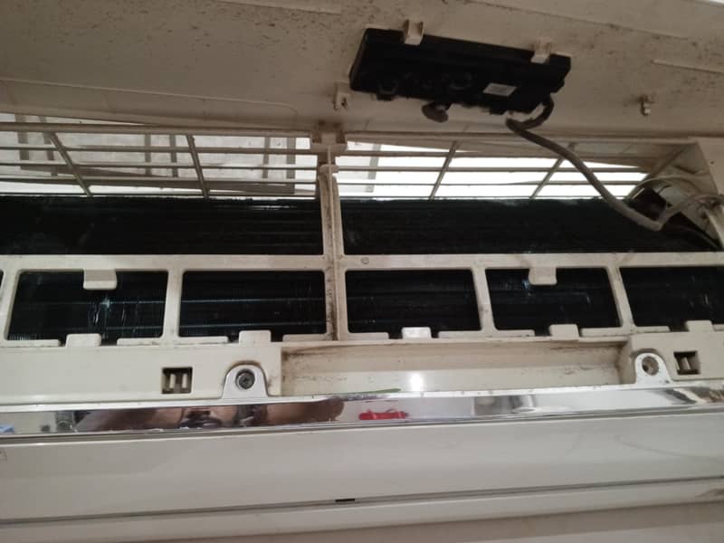 Orient Air Conditioner 100% working condition 3