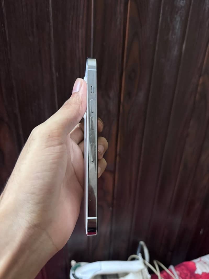 Apple iPhone 13 Pro 2
