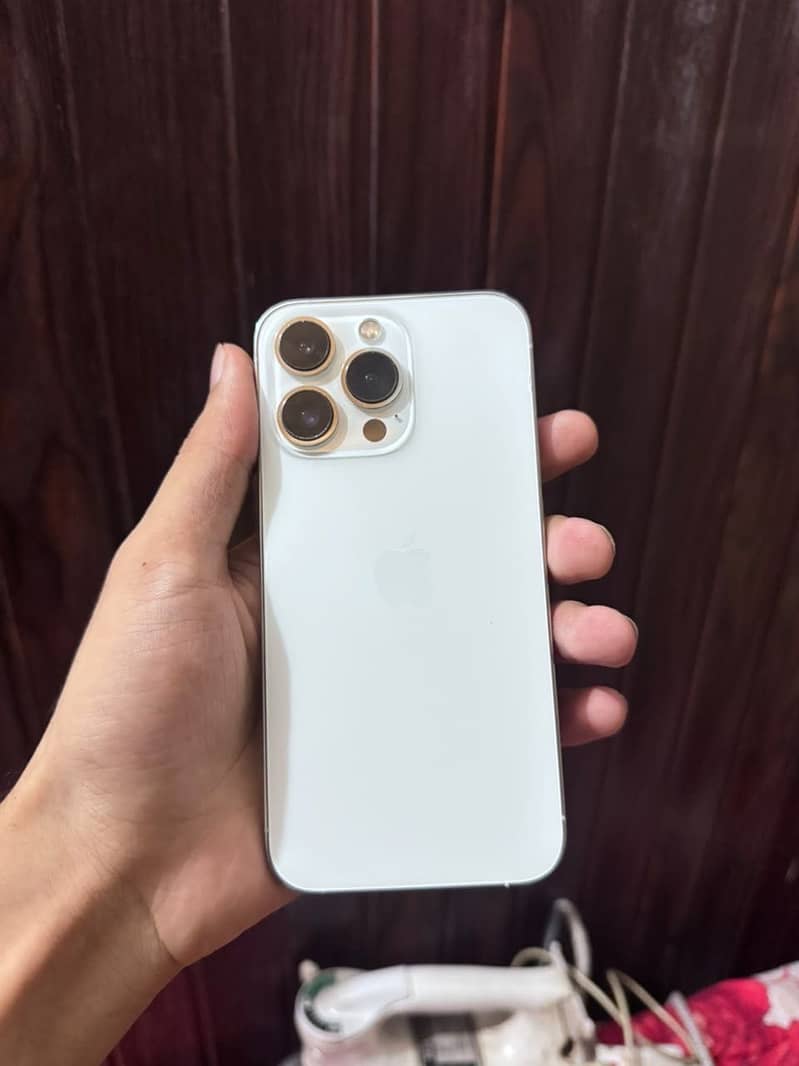 Apple iPhone 13 Pro 3