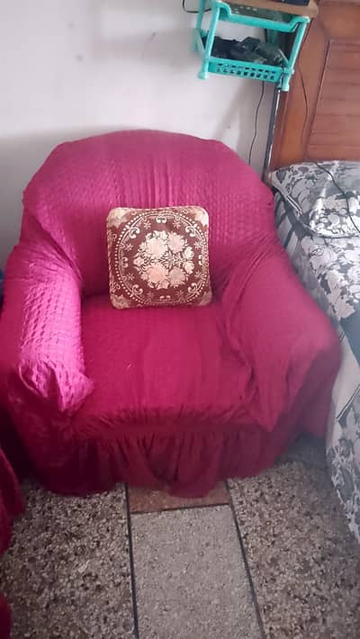 sofa 5 seater or 2 tables sath sofa cover