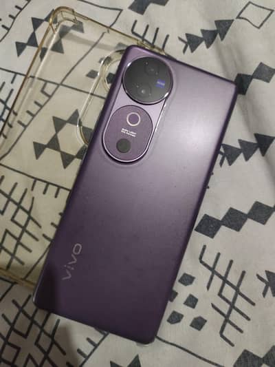 Vivo V40