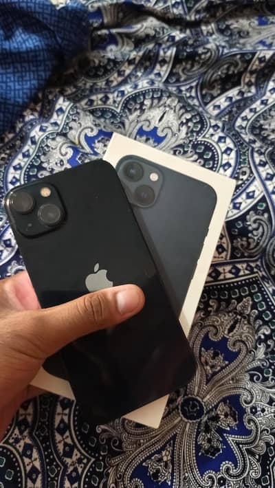 Apple iPhone 13