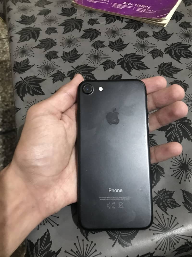 Apple iPhone 7 0