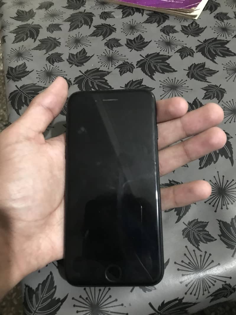 Apple iPhone 7 1