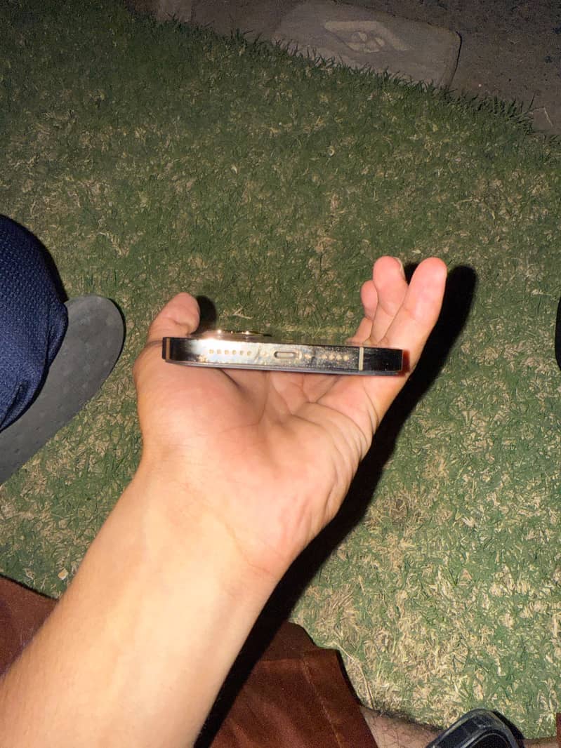 Iphone 12 pro max 2